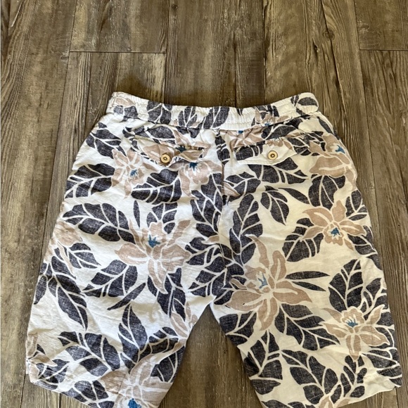 Tommy Bahama women’s linen shorts - size XS - Picture 2 of 4